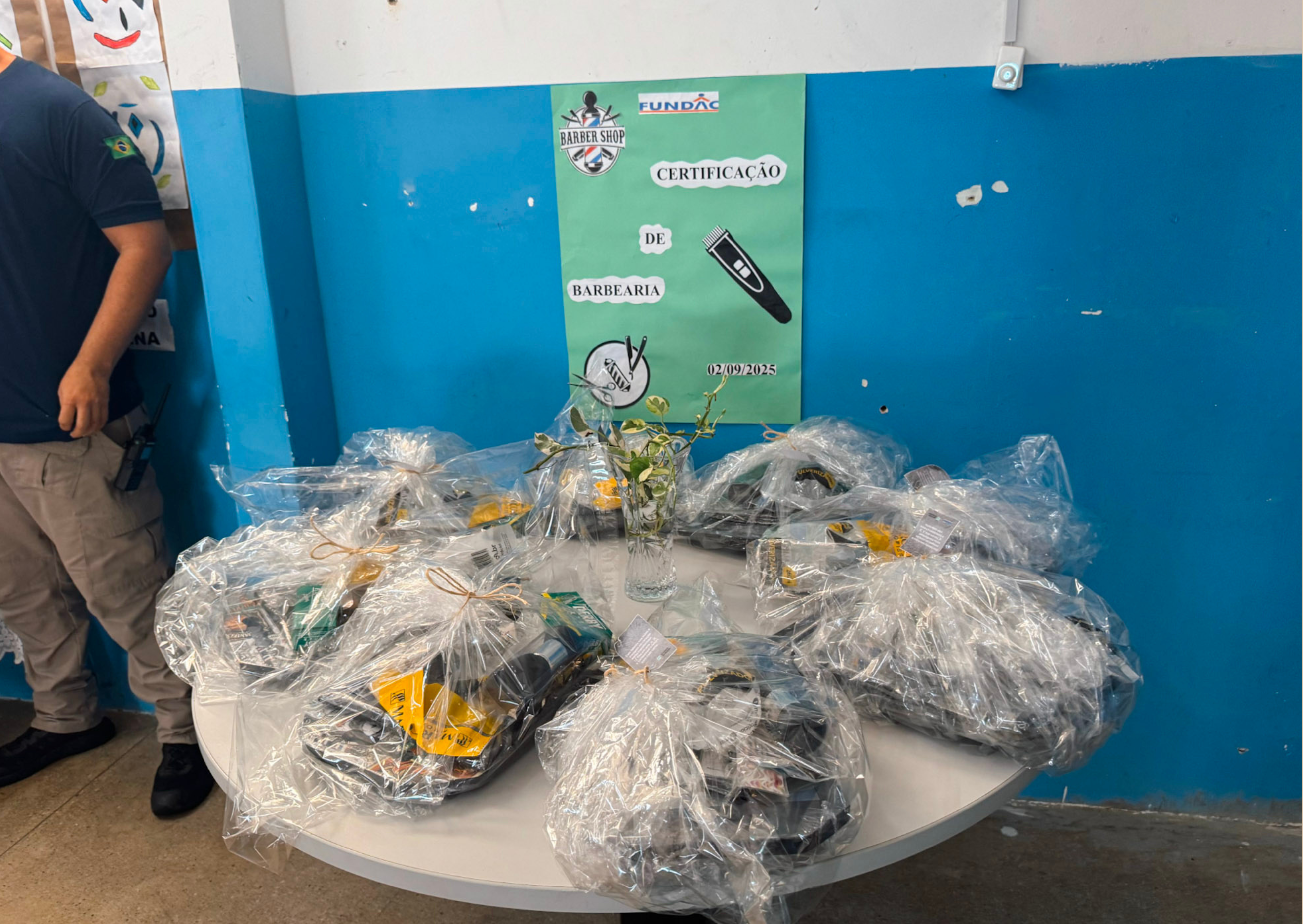 Cartão Horizontal Dia dos Namorados com Foto Bege e Rosa (3)