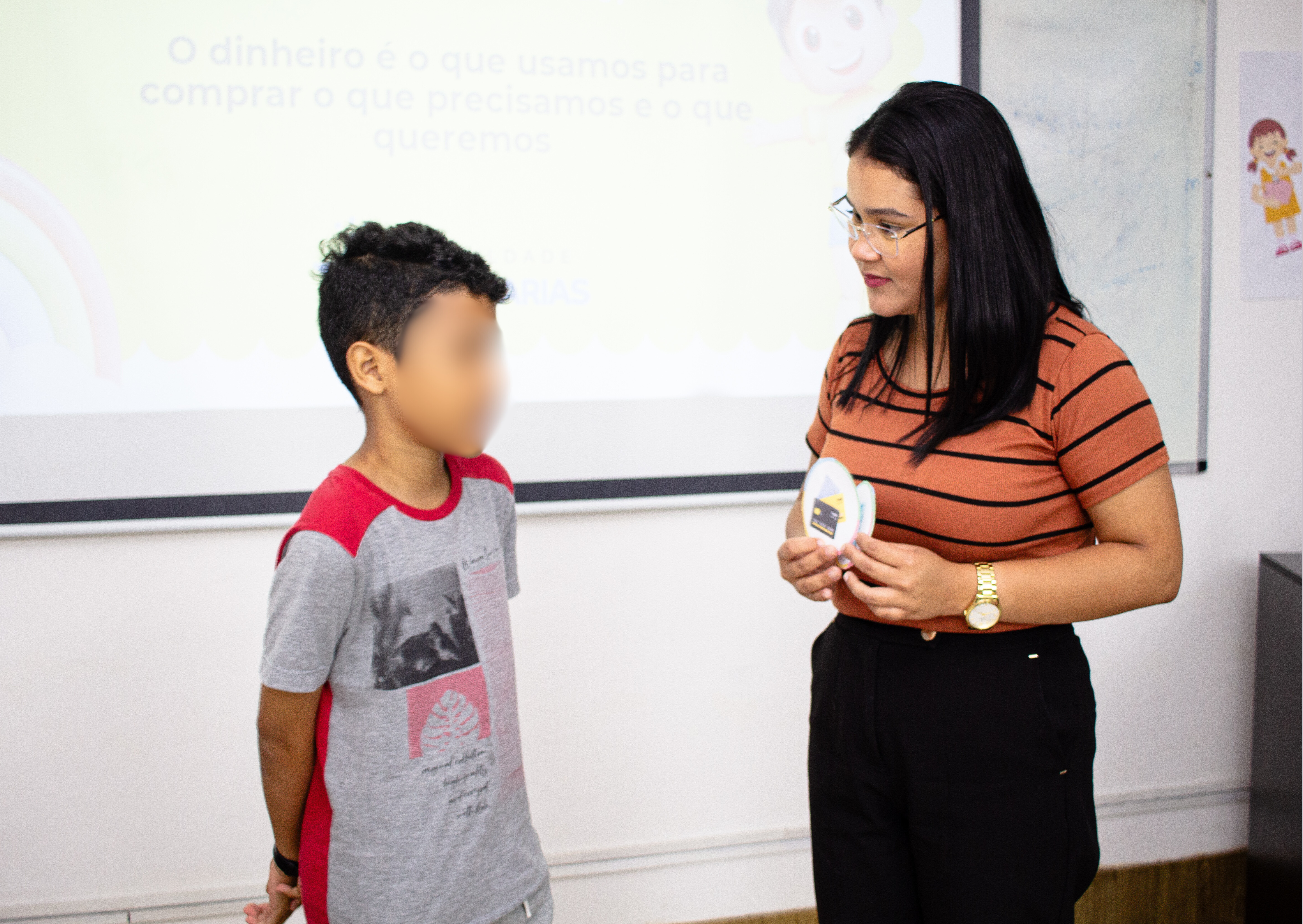 Cartão Horizontal Dia dos Namorados com Foto Bege e Rosa (1)